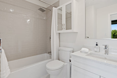 Visual Tricks for Vertical Space: Transforming Your Bathroom with a Well-Chosen Shower Curtain